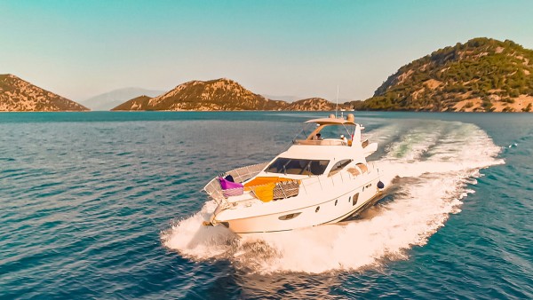 Моторная яхта Azimut 62 Fly VIP