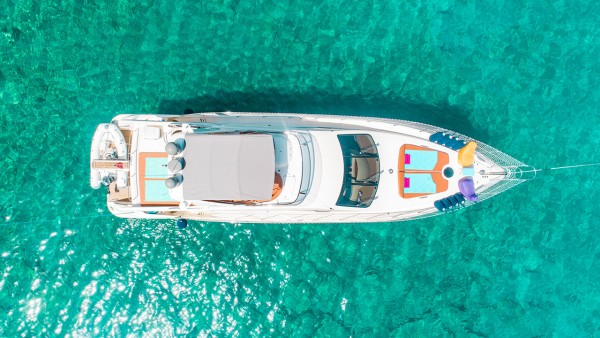Моторная яхта Azimut 62 Fly VIP