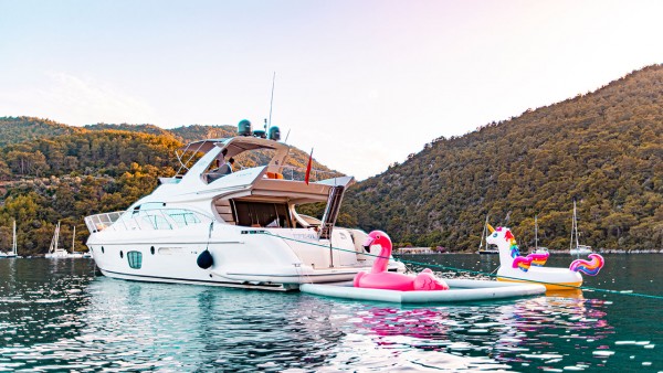 Моторная яхта Azimut 62 Fly VIP