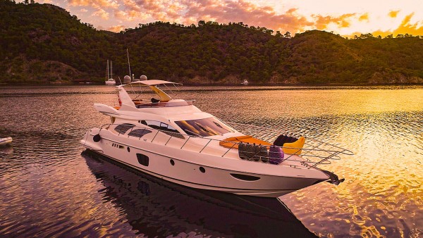 Моторная яхта Azimut 62 Fly VIP