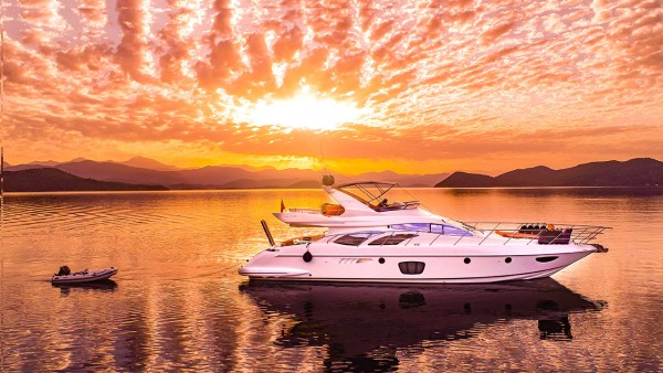 Моторная яхта Azimut 62 Fly VIP