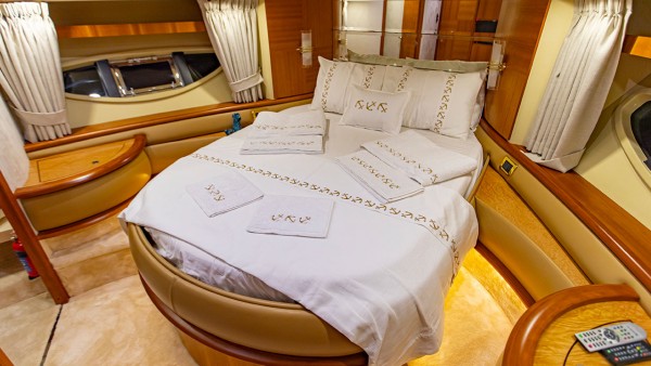 Моторная яхта Azimut 62 Fly VIP