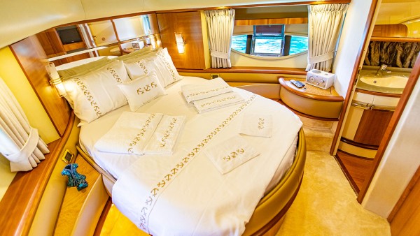 Моторная яхта Azimut 62 Fly VIP