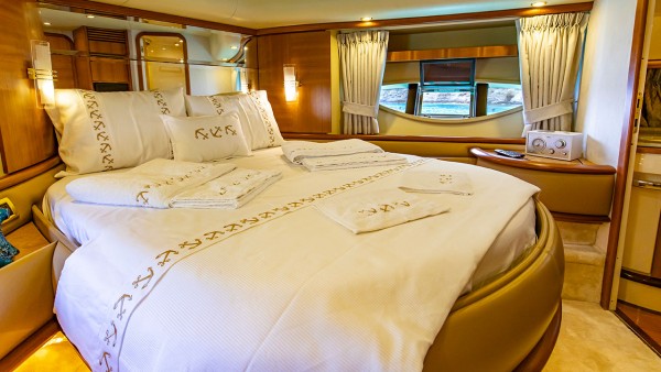Моторная яхта Azimut 62 Fly VIP