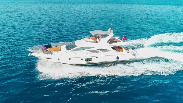 Моторная яхта Azimut 62 Fly VIP