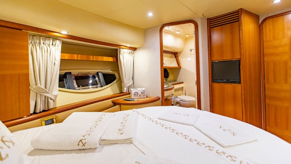 Моторная яхта Azimut 62 Fly VIP