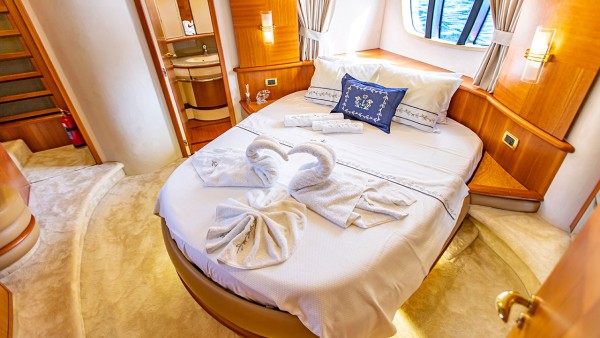 Моторная яхта Azimut 62 Fly VIP