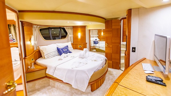 Моторная яхта Azimut 62 Fly VIP