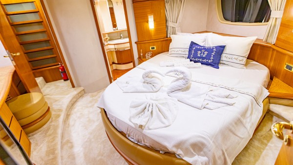 Моторная яхта Azimut 62 Fly VIP
