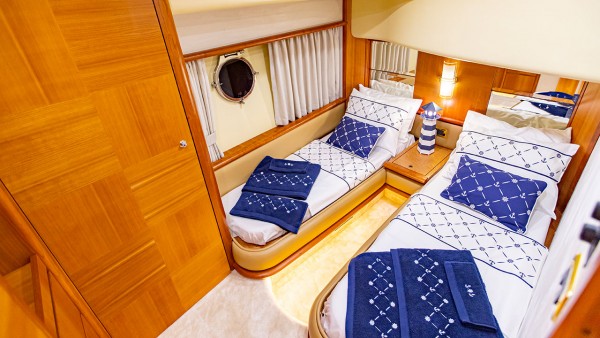 Моторная яхта Azimut 62 Fly VIP