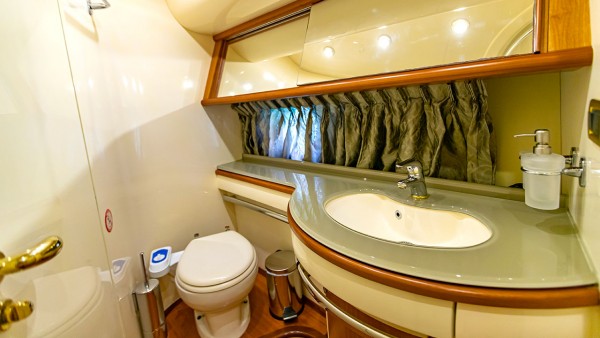 Моторная яхта Azimut 62 Fly VIP