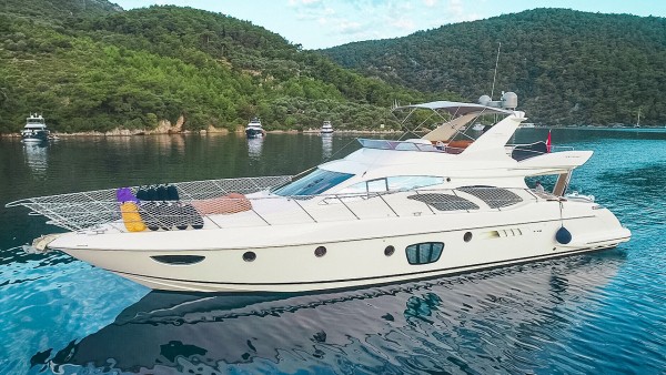 Моторная яхта Azimut 62 Fly VIP
