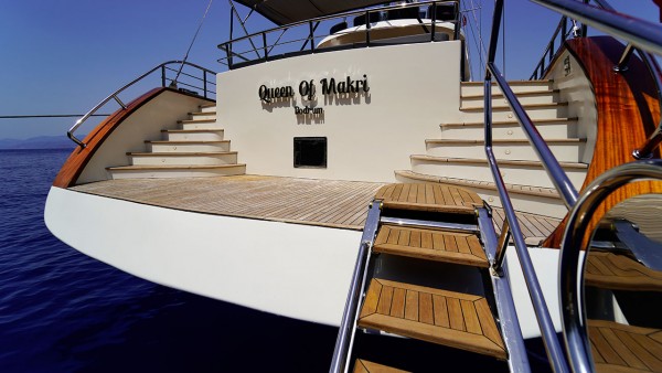 Парусная яхта Queen of Makri