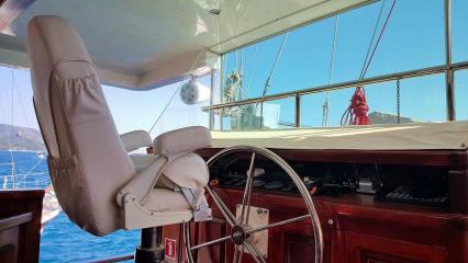 Парусная яхта Sea Dream