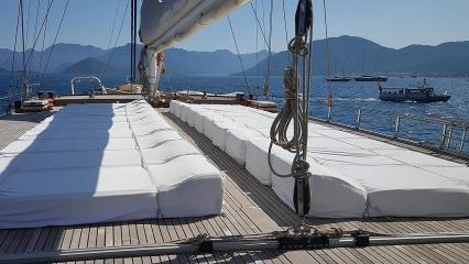 Парусная яхта Sea Dream