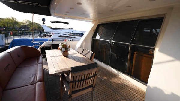 Моторная яхта Azimut 65 Gokce