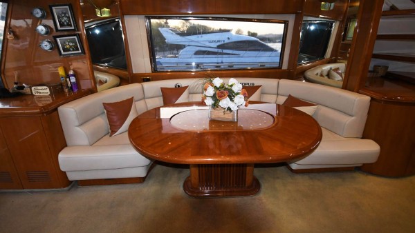 Моторная яхта Azimut 65 Gokce