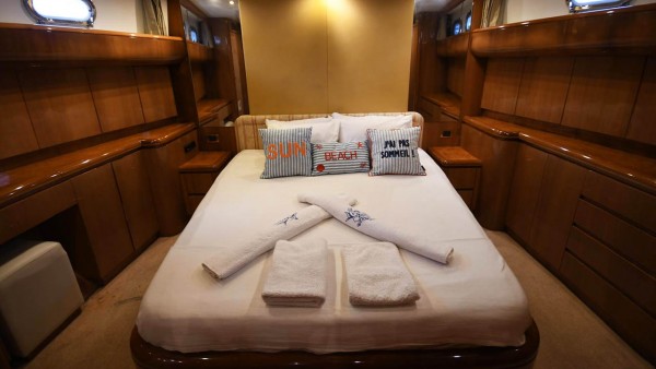 Моторная яхта Azimut 65 Gokce