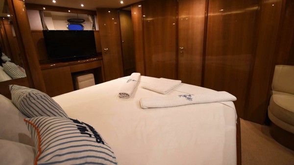 Моторная яхта Azimut 65 Gokce