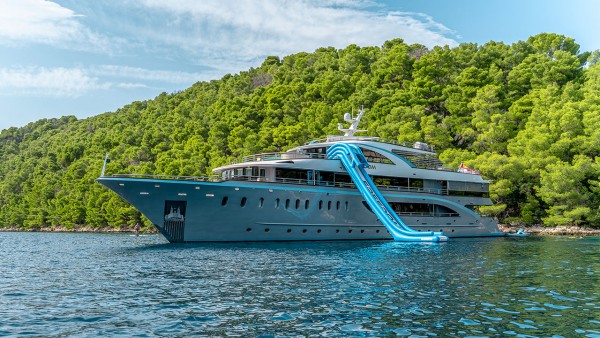 Моторная яхта M/Y Freedom